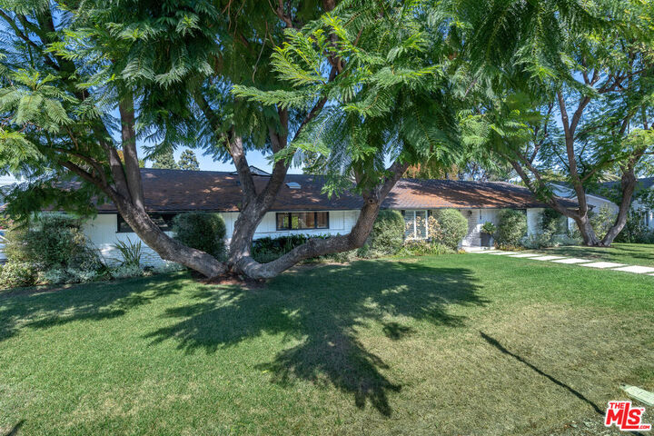 Property Photo:  17149 McCormick St  CA 91316 