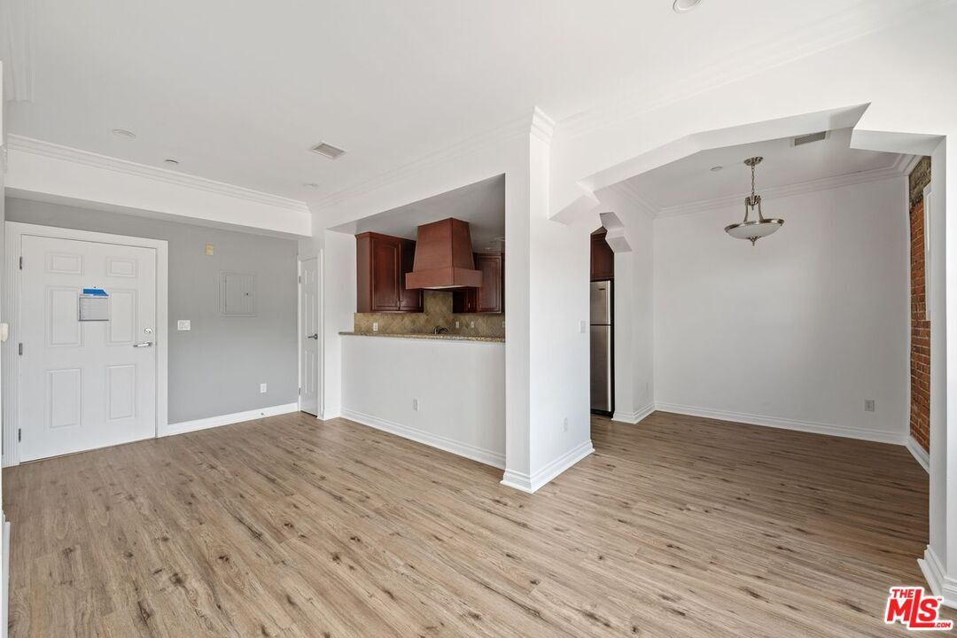 Property Photo:  1236 N Flores St  CA 90069 