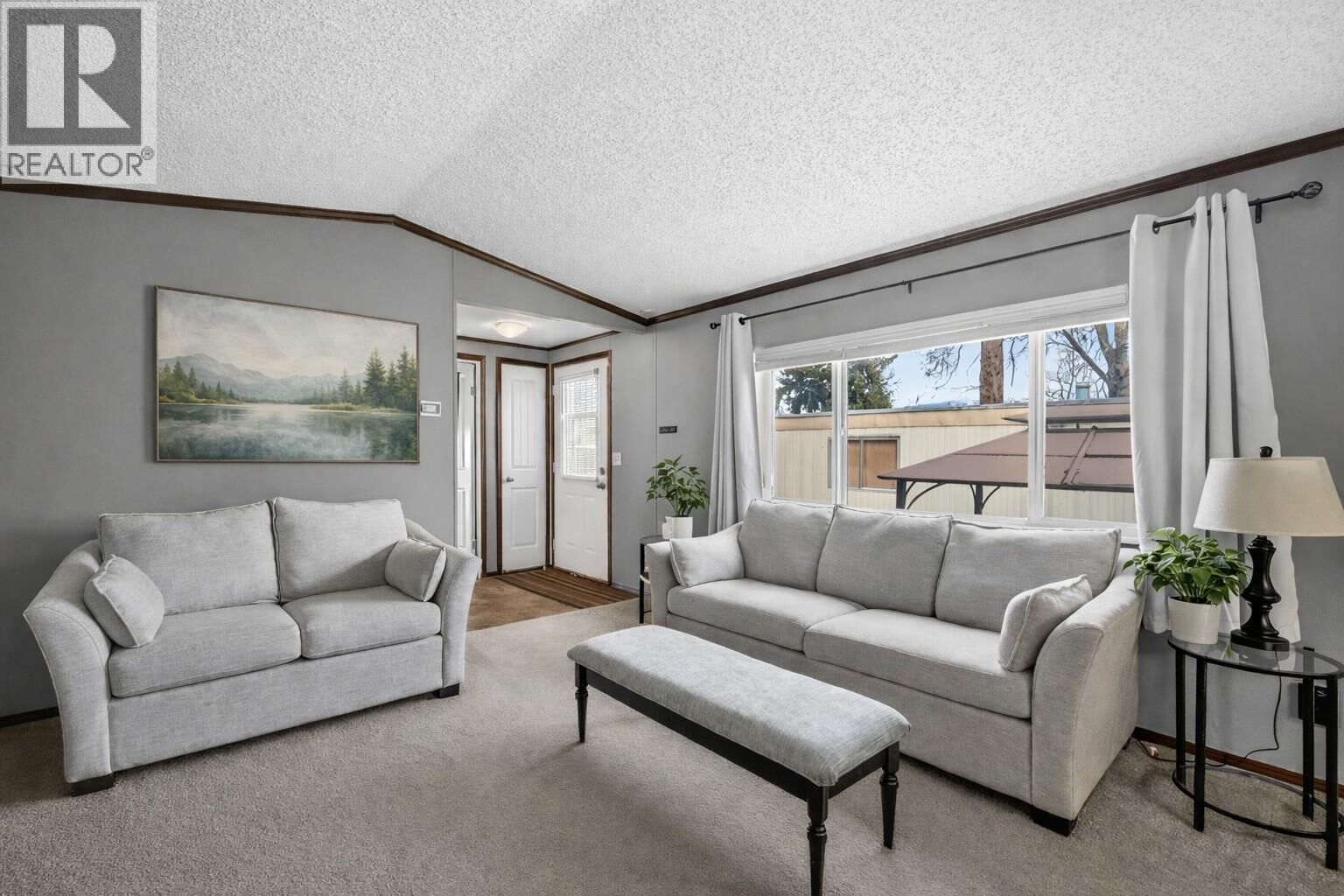 Property Photo:  3350 10 Avenue Northeast 39  BC V1E 1J6 