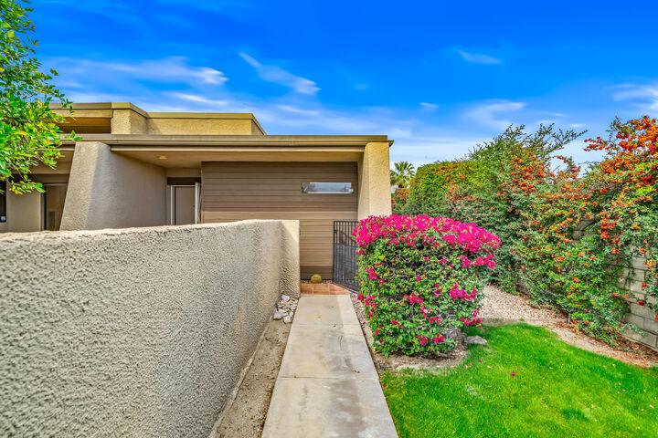 Property Photo: 1456 Tiffany Circle N CA 92262