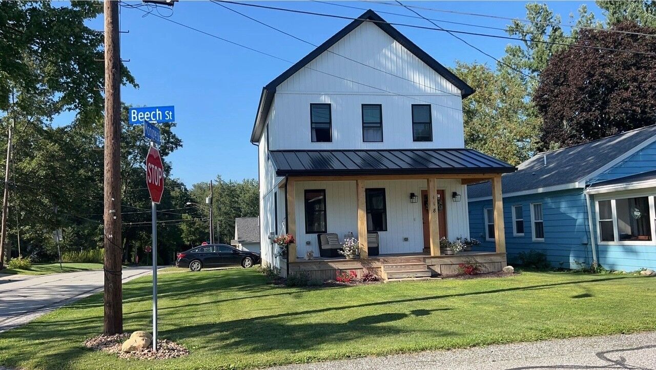 Property Photo:  118 Beech Street  PA 16412 