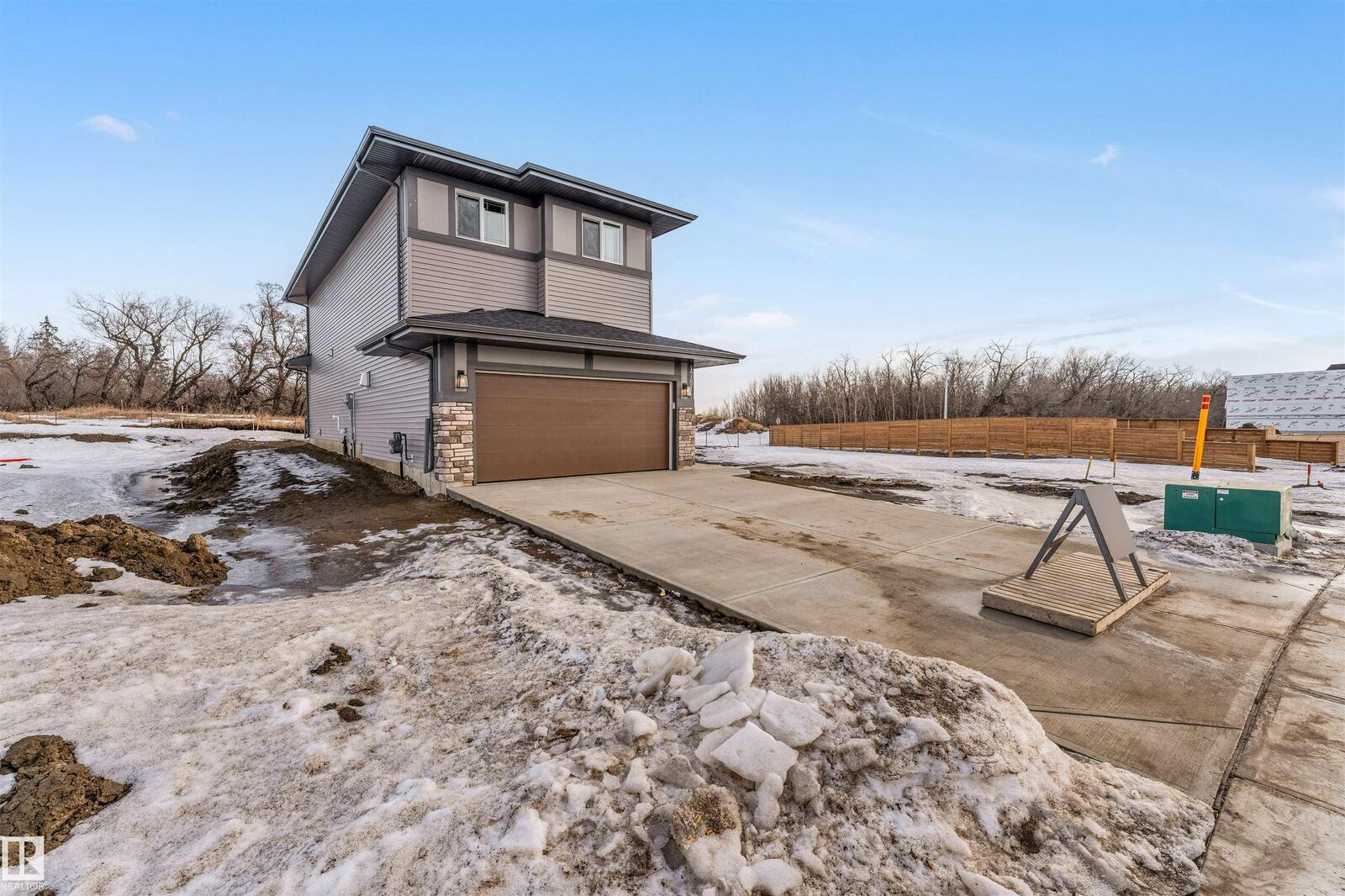 Property Photo: 17811 7 St NE AB T5Y 4K3