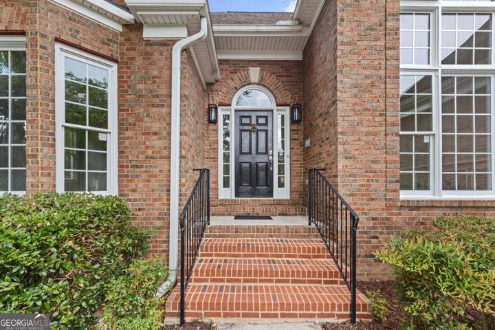 Property Photo: 1751 Mulberry Lake Drive GA 30019
