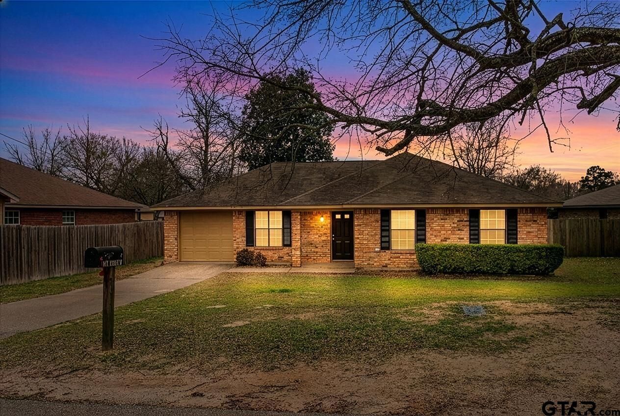 Property Photo:  308 Crosby  TX 75771 