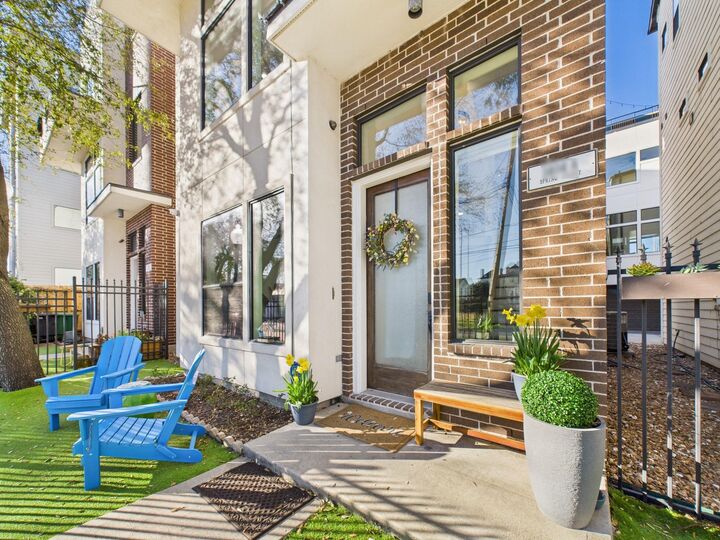 Property Photo:  1404 Spring Street A  TX 77007 