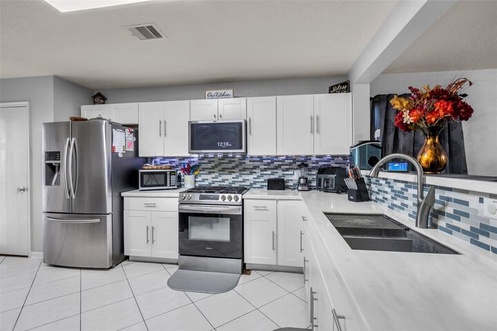 Property Photo:  539 Silky Leaf Drive  TX 77073 