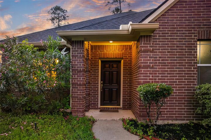 Property Photo: 629 Spring Forest Drive TX 77302