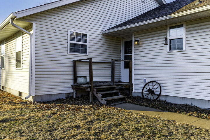 Property Photo: 105 S Howard Burton Drive MO 65240