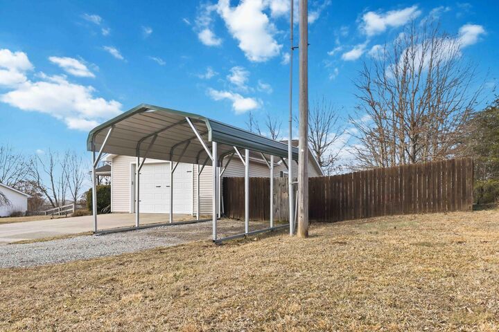 Property Photo:  824 Walnut Road  KY 40740 