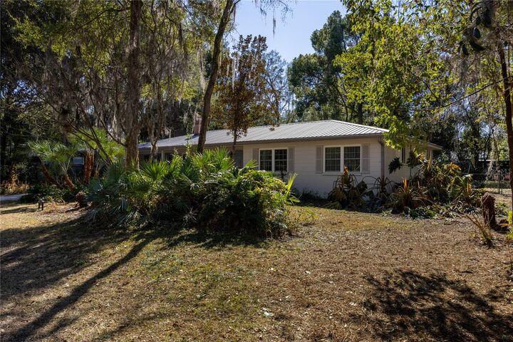 Property Photo:  919 NW 36th Avenue  FL 32609 