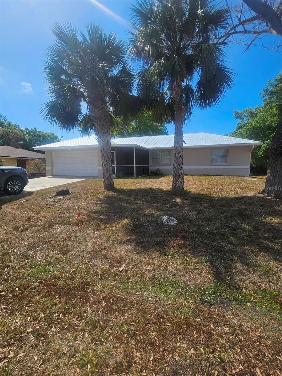 Property Photo:  1427 Hayworth Road  FL 33952 