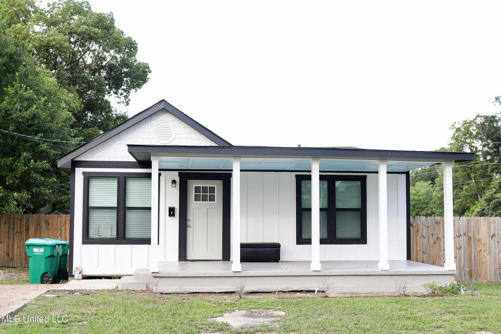 Property Photo:  2200 19th Avenue  MS 39501 