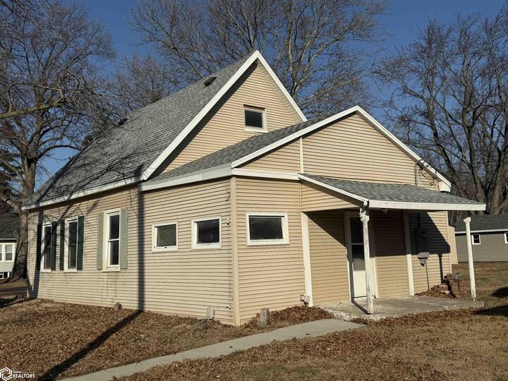 Property Photo:  1816 S 8th Street  IA 52601 