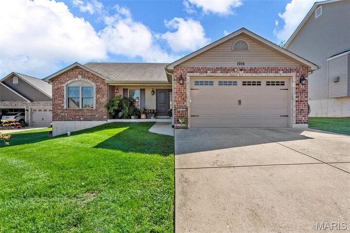 Property Photo:  1016 Stonewick Court  MO 63048 