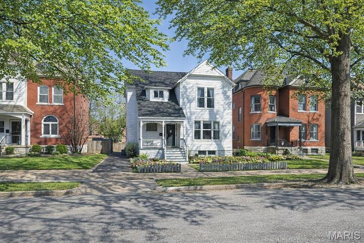 Property Photo: 4935 Reber Place MO 63139