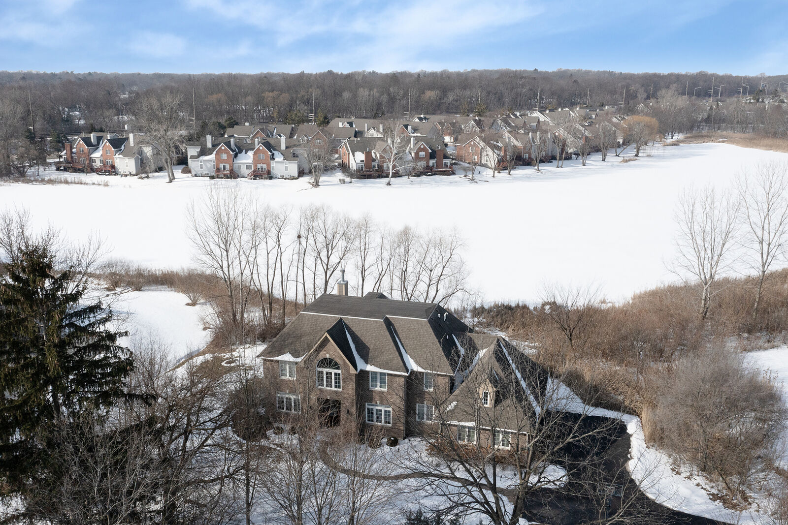 Property Photo: 1481 W Winnetka Street IL 60067