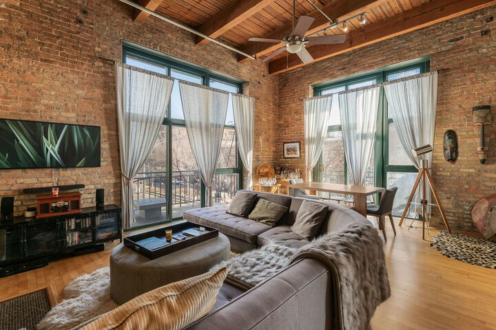 Property Photo:  1632 S Indiana Avenue 302  IL 60616 