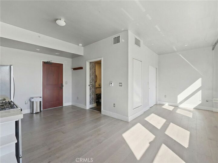 Property Photo:  460 S Spring 804  CA 90013 