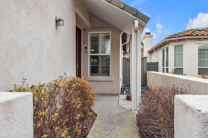 Property Photo:  2260 Ryedale Lane  CA 95835 