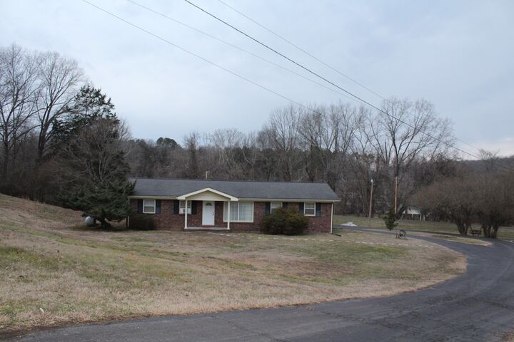 Property Photo: 208 Pulley St TN 37061