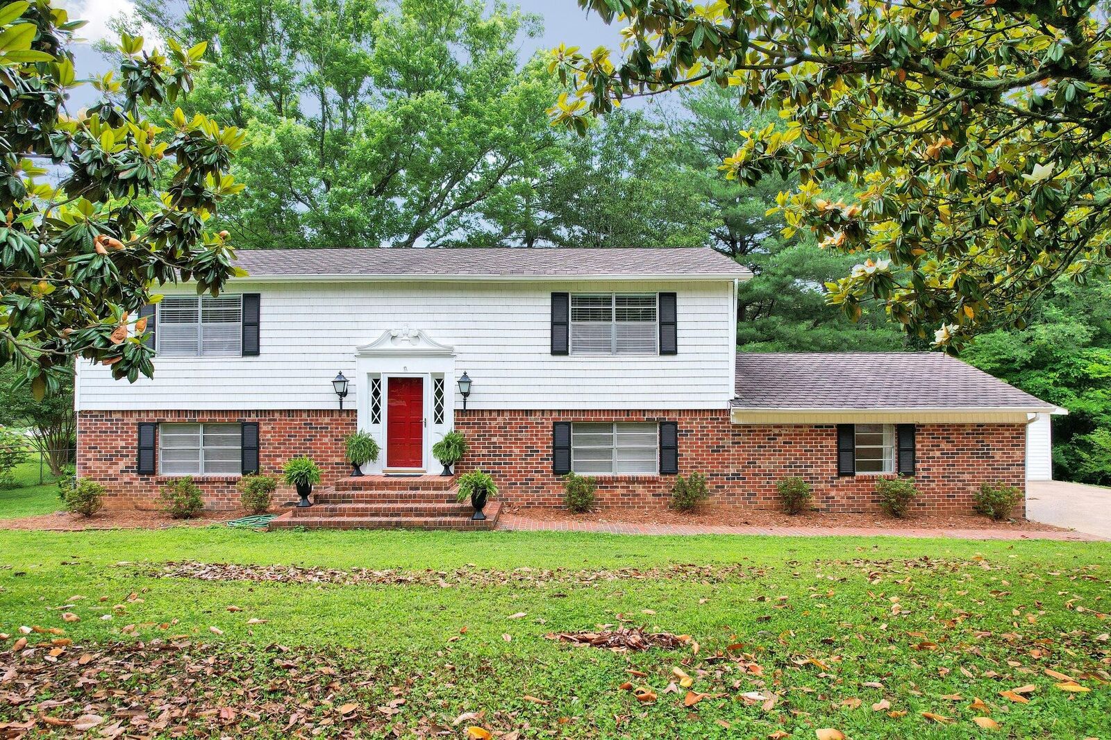 Property Photo:  3743 Springdale Drive NE  TN 37312 