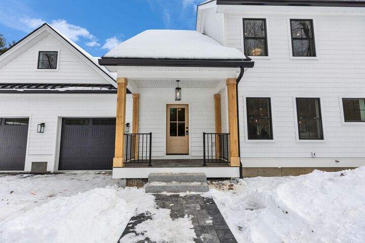 Property Photo:  27 Beaver Lane  NH 03110 