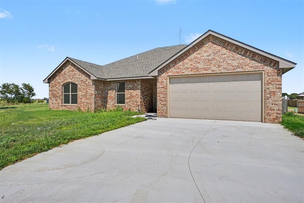 Property Photo:  3324 Continental Court  OK 73521 