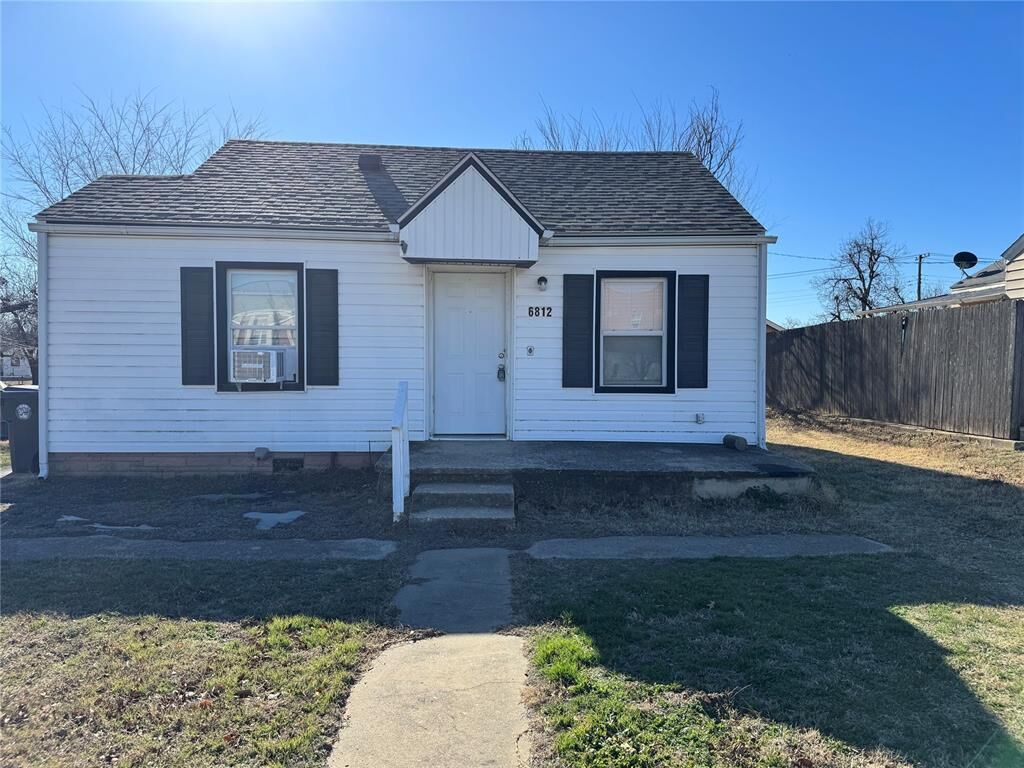 Property Photo:  6812 NW 37th Avenue  OK 73008 