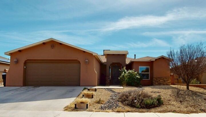 Property Photo:  1066 La Bajada Dr  NM 88310 