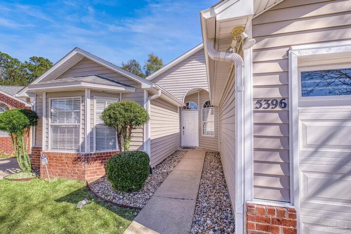 Property Photo:  5396 Flintwood Cir  FL 32504 