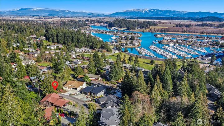 Property Photo: 458 Klickitat Drive WA 98257