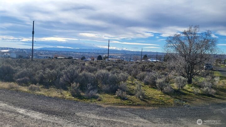 Property Photo:  0  080767000  WA 98851 