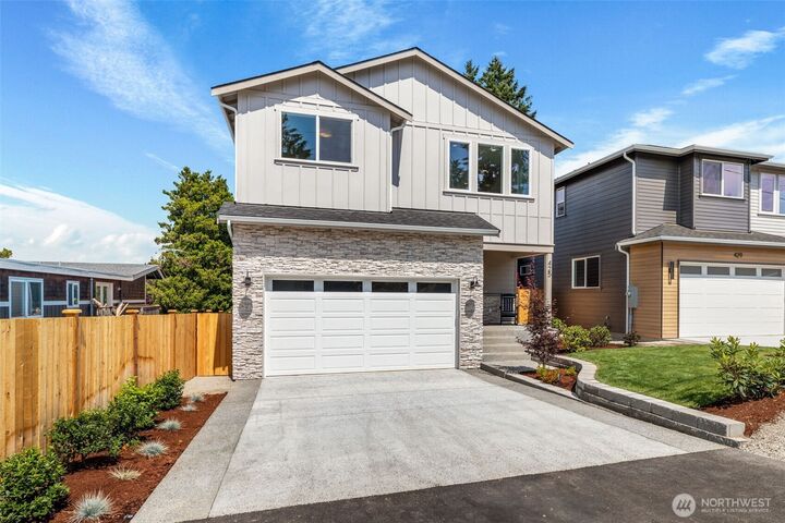 Property Photo:  425  Ton-A-Wan-Da Avenue NE  WA 98422 