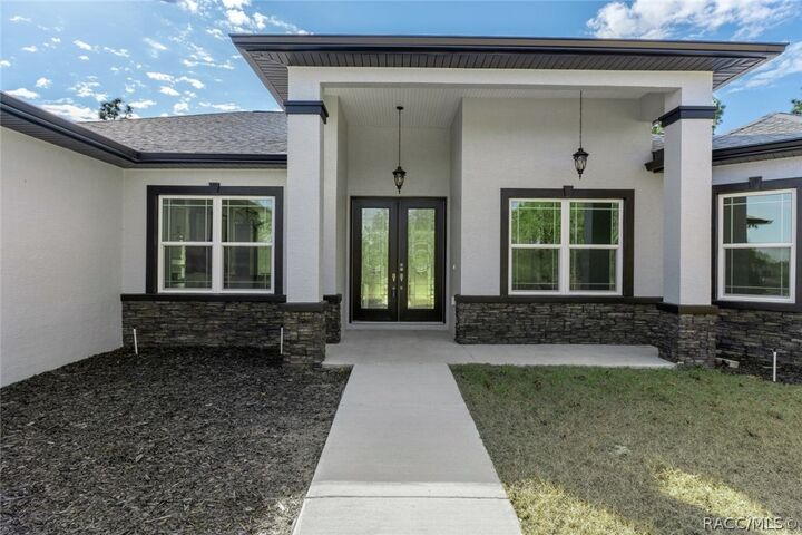 Property Photo: 5499 N Mallows Circle FL 34465