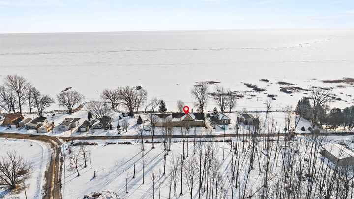 Property Photo:  4882 S Bayshore Lane  WI 54153 