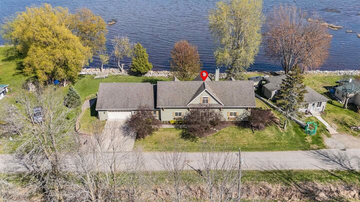 Property Photo:  4882 S Bayshore Lane  WI 54153 