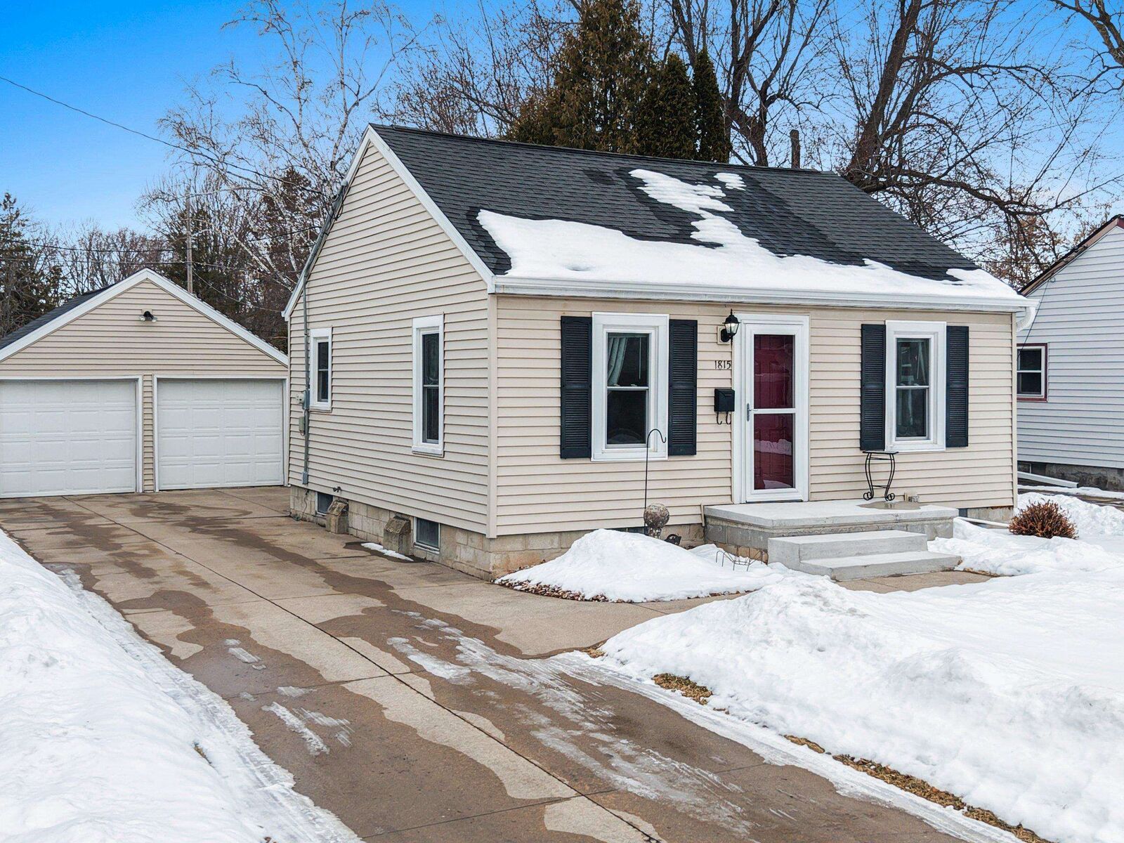 Property Photo: 1815 N Ullman Street WI 54911-3438