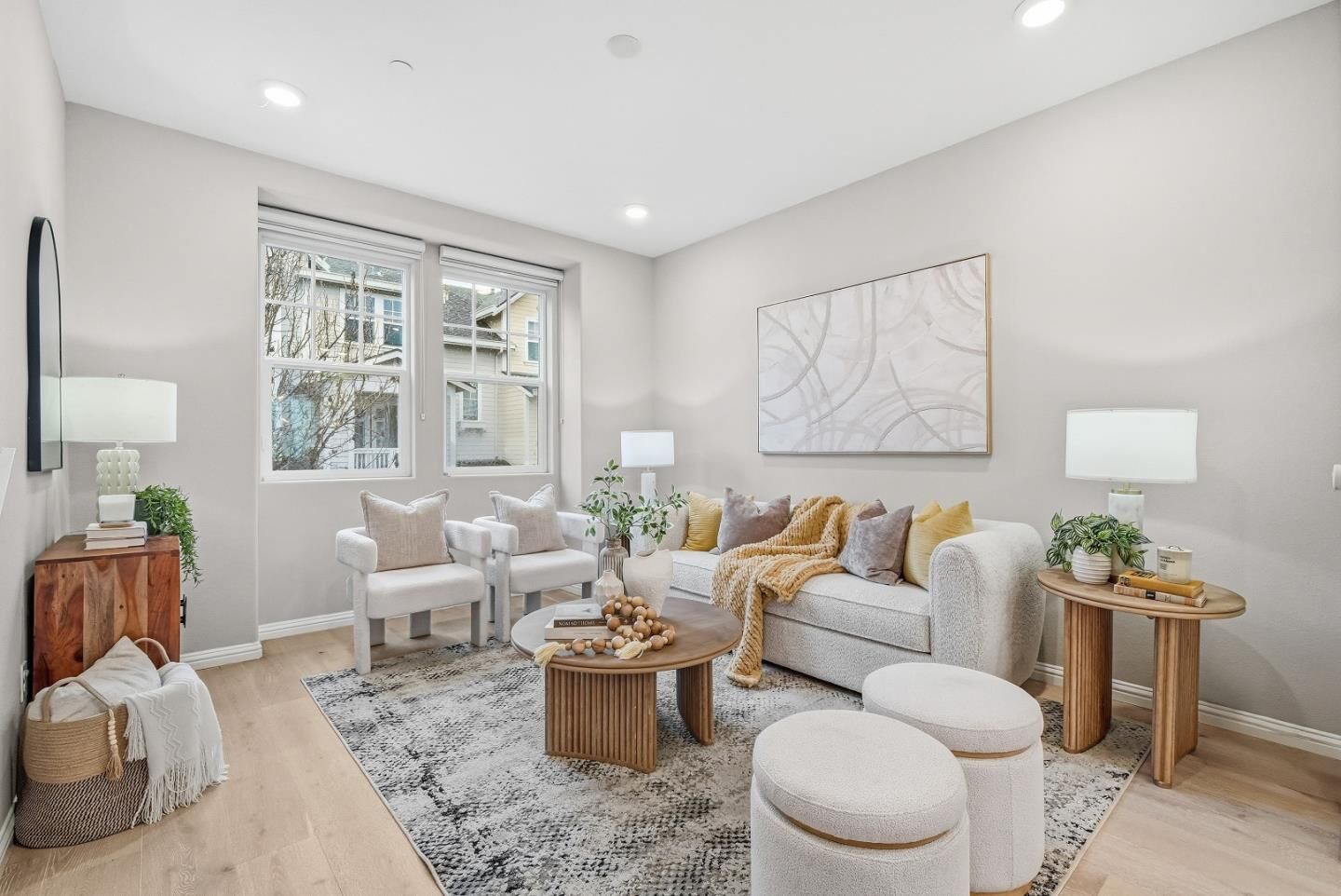 Property Photo:  346 Circuit Way  CA 94043 