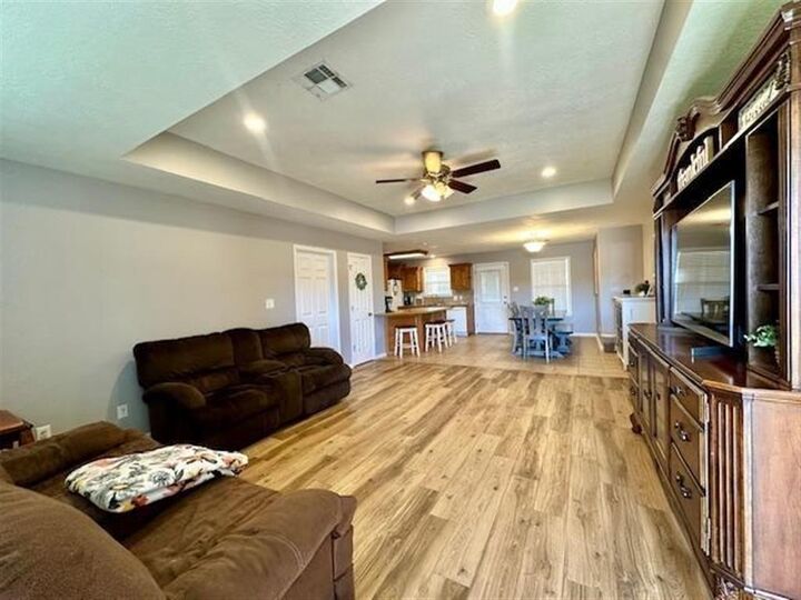 Property Photo: 414 Algonia Avenue LA 70650