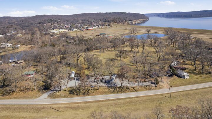 Property Photo:  600 S Main  OK 74366 