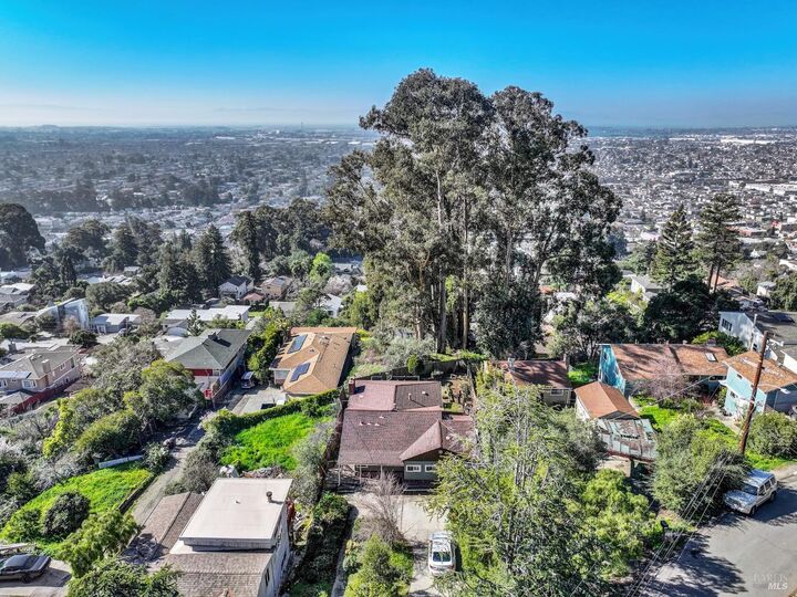 Property Photo:  7937 Sunkist Drive  CA 94605 