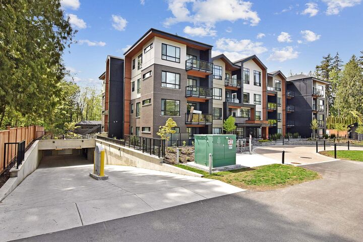 Property Photo: 32690 14 Avenue 217 BC V2V 0K5