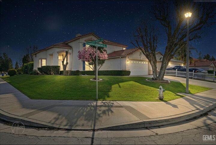 Property Photo: 5841 Greenhorn Mountain Court CA 93313