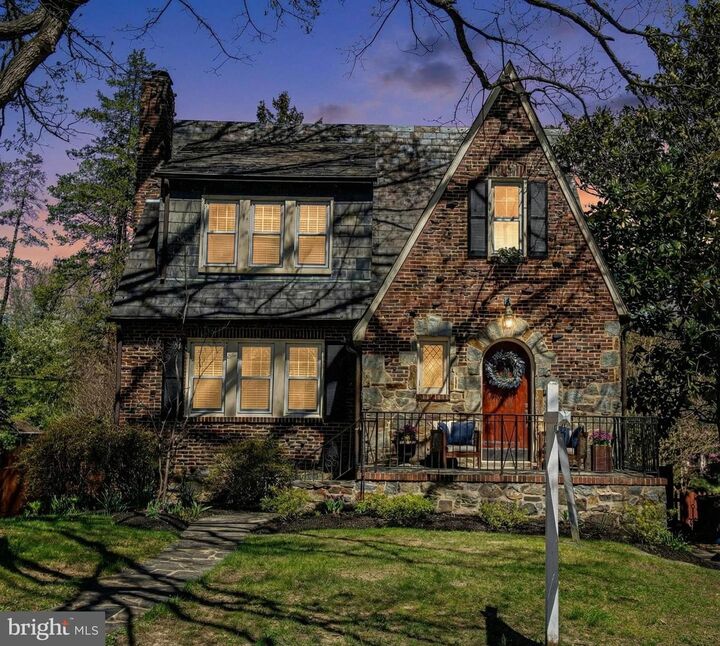 Property Photo: 722 Anneslie Road MD 21212