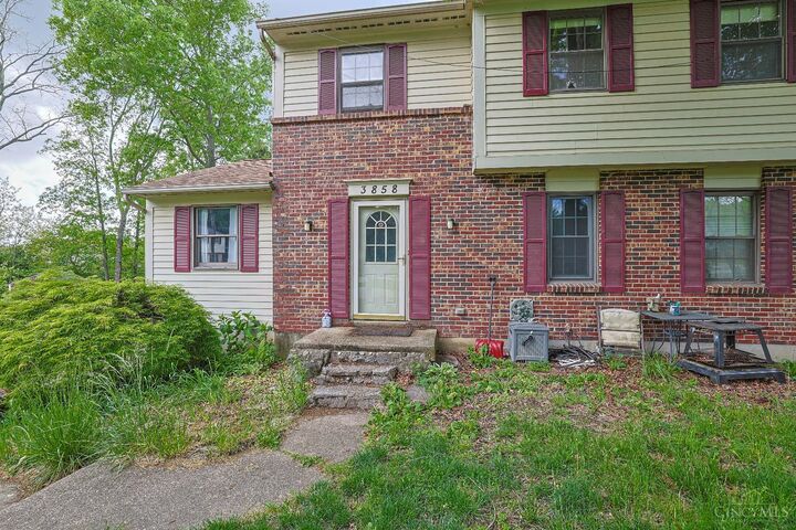 Property Photo:  3858 Heritage Oaks Drive  OH 45102 