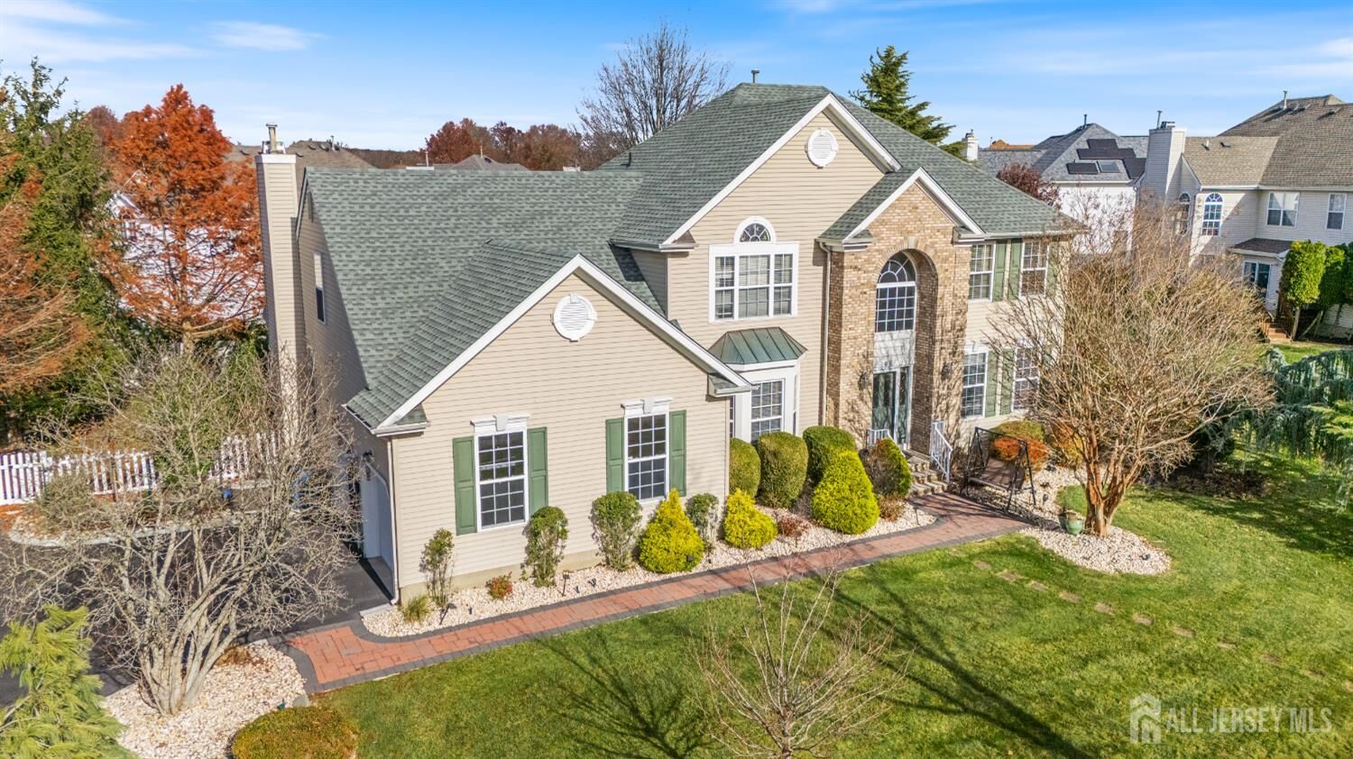 Property Photo:  63 Crestwood Street  NJ 08854 