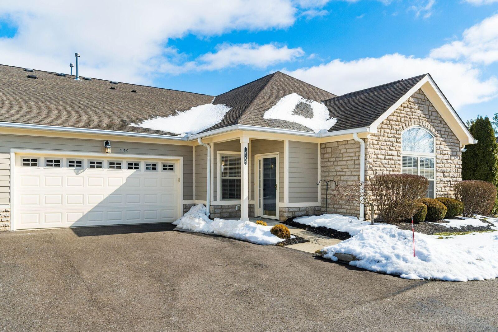 Property Photo: 950 Villas Drive OH 43062