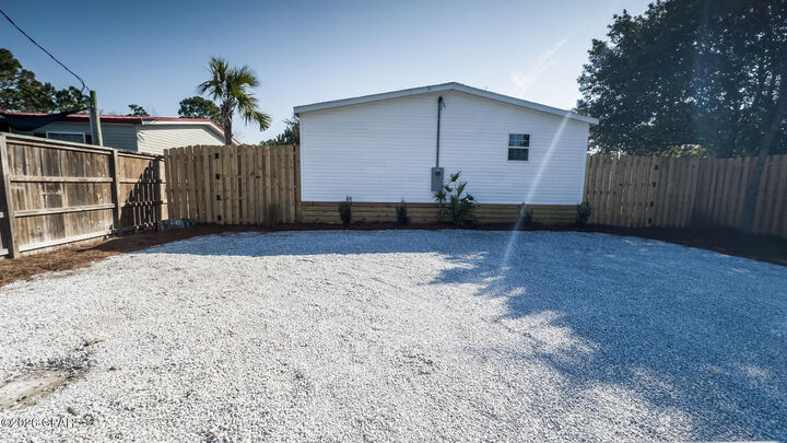 Property Photo: 126 N Vestavia Street FL 32413