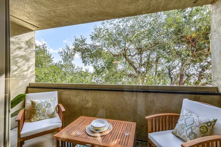 Property Photo: 955 Shorepoint Ct 216 CA 94501