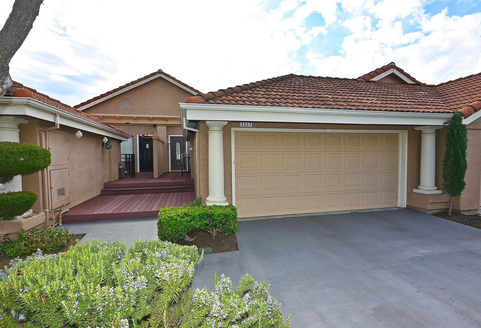 Property Photo:  2057 Echo Pl  CA 94582 